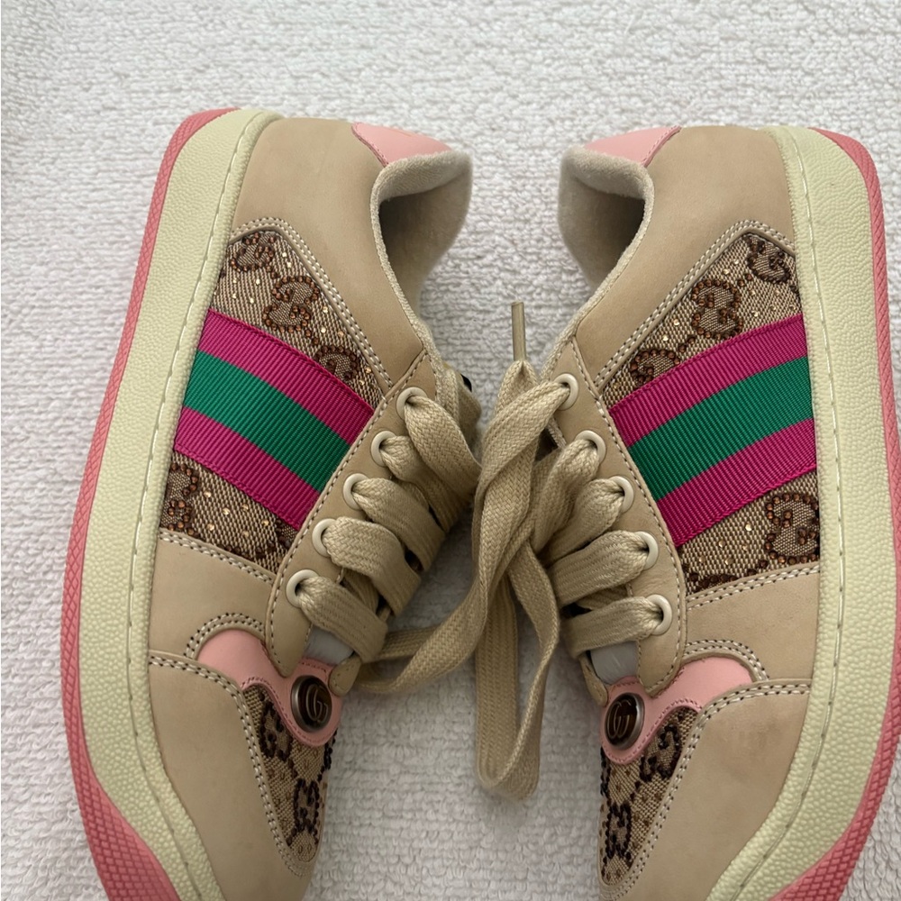 Gucci 🩷 - Picture 2 of 4